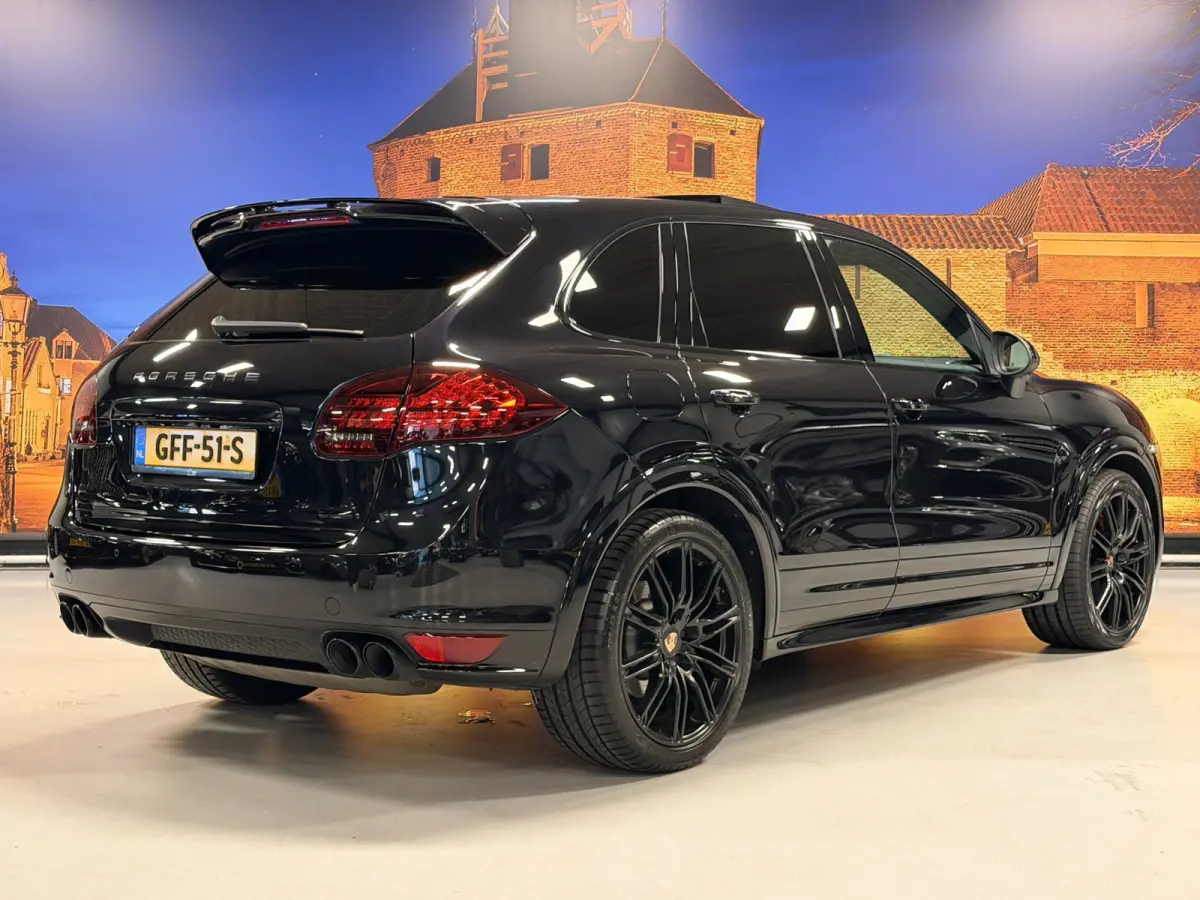 4.8 GTS Aut Panoramadak Leer Camera 21"