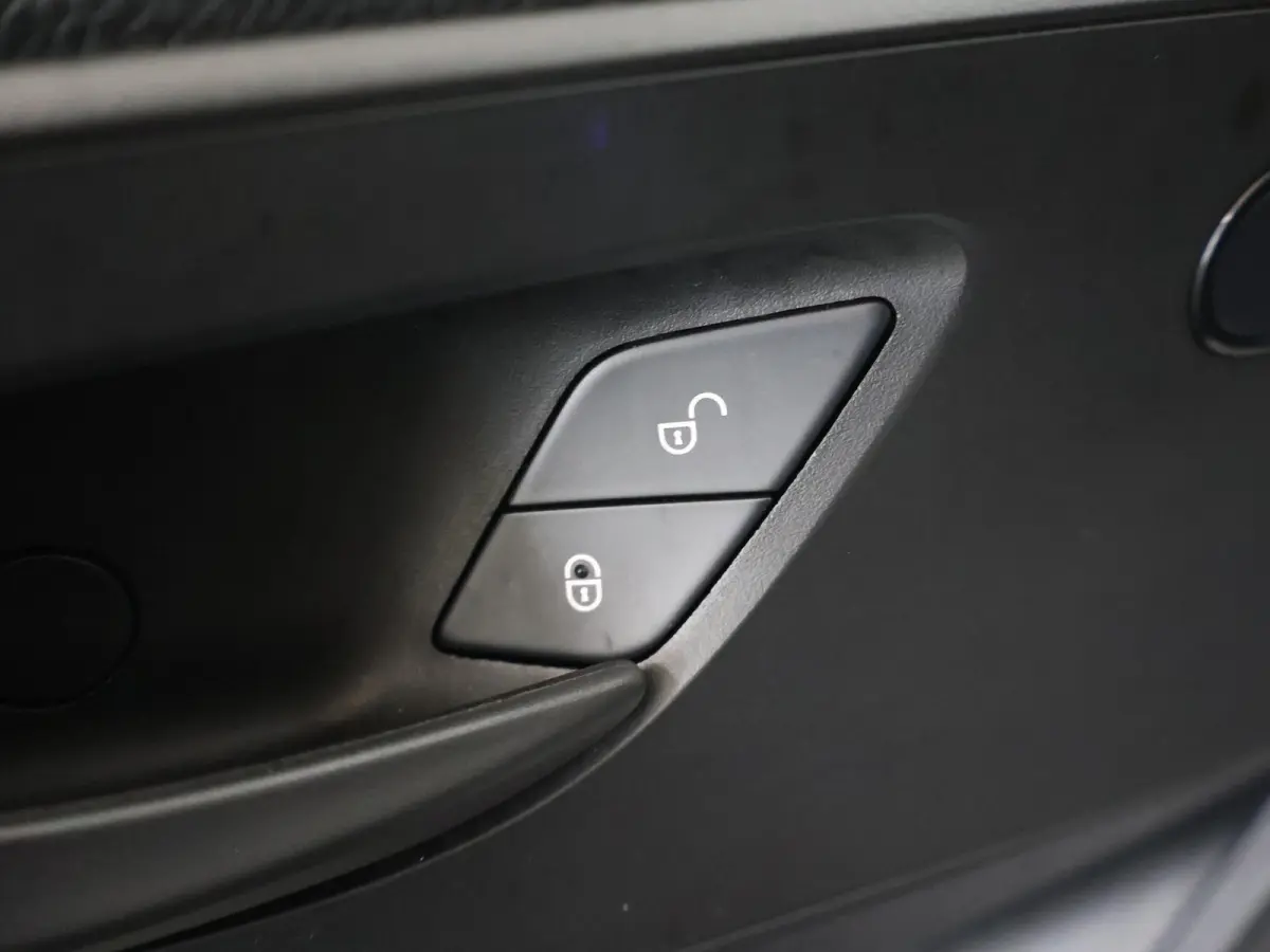 317 CDI | L2 H2 | NAVIGATIE | PARKEERCAMERA | 2-ZITS | STANDKACHEL | STOELVERWARMING | ALARM | CERTIFIED