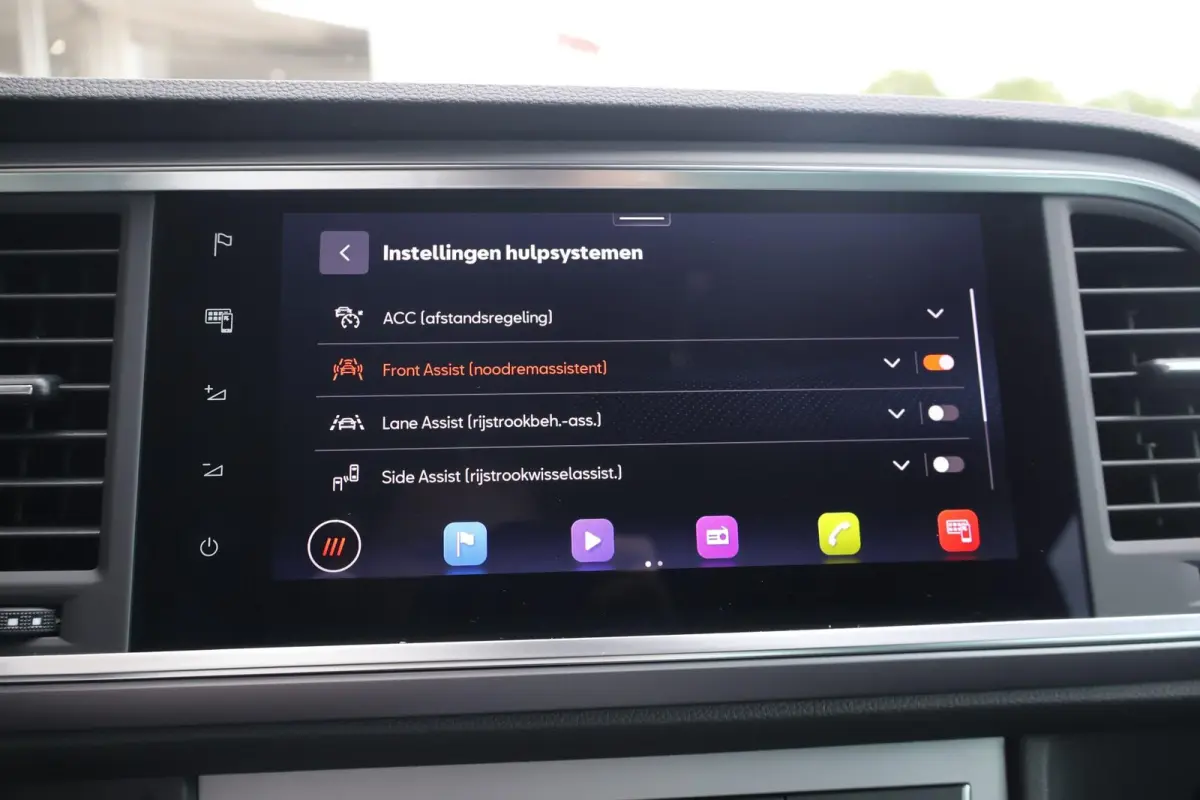 1.5 TSI 150pk DSG FR Business Intense | Panoramadak | Camera | Adaptive Cruise | PDC | Stoelverwarming | Carplay