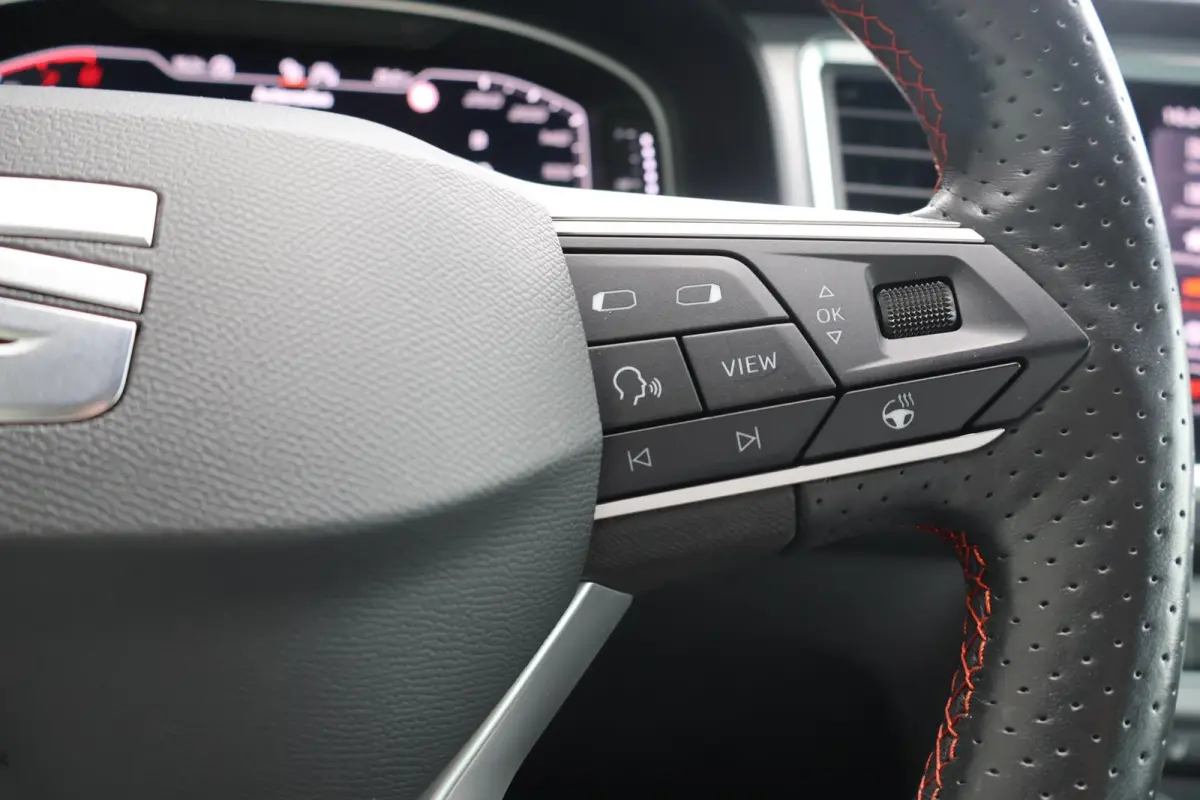 1.5 TSI 150pk DSG FR Business Intense | Panoramadak | Camera | Adaptive Cruise | PDC | Stoelverwarming | Carplay