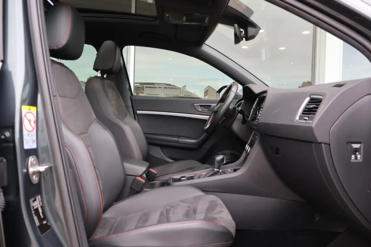 1.5 TSI 150pk DSG FR Business Intense | Panoramadak | Camera | Adaptive Cruise | PDC | Stoelverwarming | Carplay