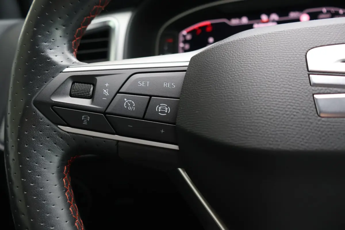 1.5 TSI 150pk DSG FR Business Intense | Panoramadak | Camera | Adaptive Cruise | PDC | Stoelverwarming | Carplay