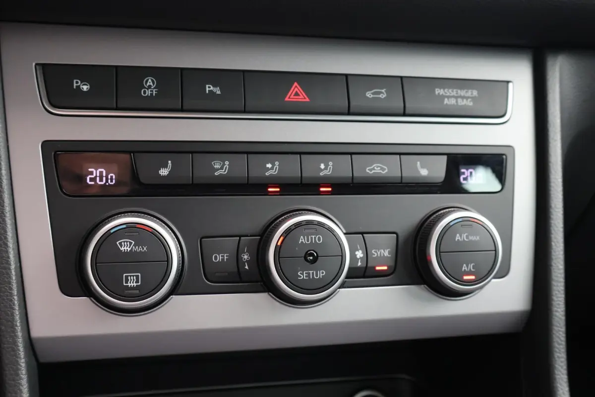 1.5 TSI 150pk DSG FR Business Intense | Panoramadak | Camera | Adaptive Cruise | PDC | Stoelverwarming | Carplay