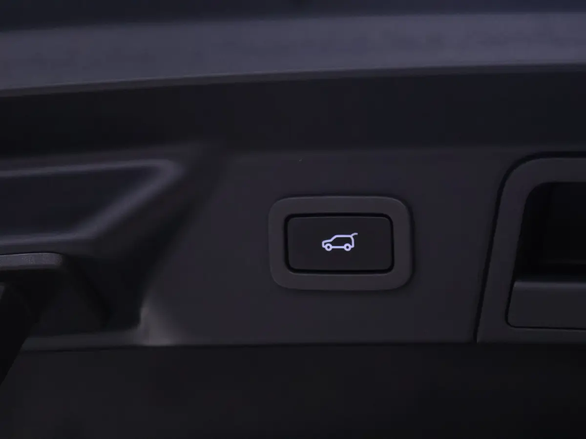 2.0 P400e R-Dynamic HSE [SCHUIFKANTELDAK, MERIDAN AUDIO, APPLE CARPLAY, TREKHAAK AFNEEMBAAR, CAMERA,DIGITAL DASH, HEAD UP, STUUR.STOELVERWARMING, ELEK.. ACHTERKLEP,