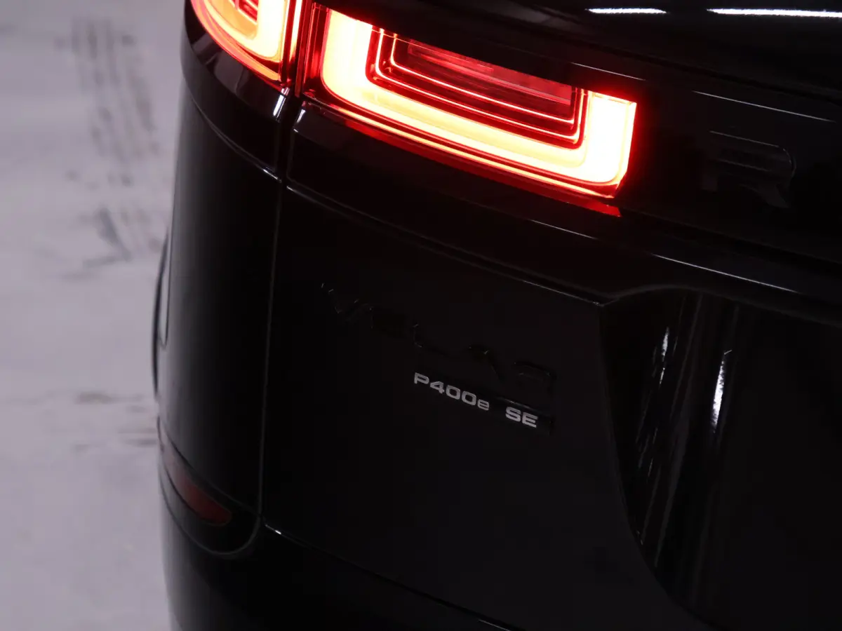 2.0 P400e R-Dynamic HSE [SCHUIFKANTELDAK, MERIDAN AUDIO, APPLE CARPLAY, TREKHAAK AFNEEMBAAR, CAMERA,DIGITAL DASH, HEAD UP, STUUR.STOELVERWARMING, ELEK.. ACHTERKLEP,