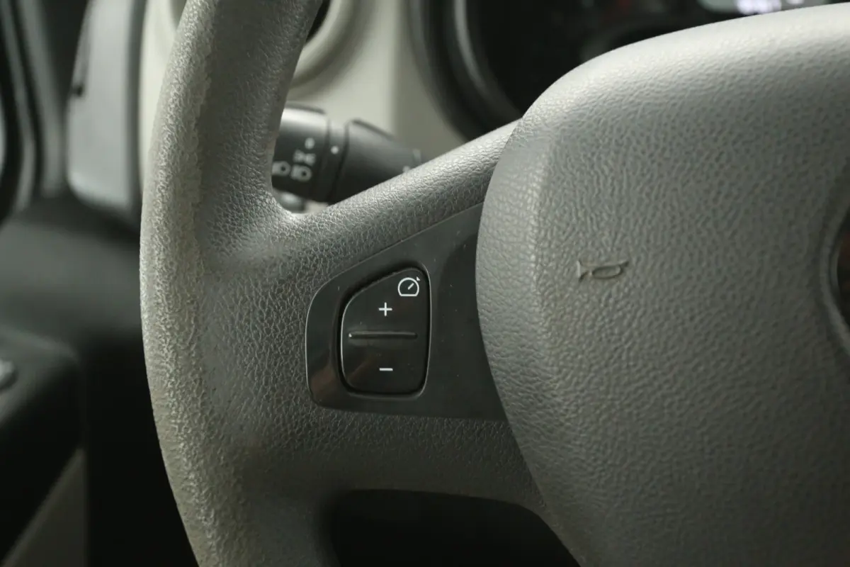 1.6 dCi T27 L1H1 | Airco | Cruise | 3 Zits | Trekhaak | Parkeersens. | Imperiaal