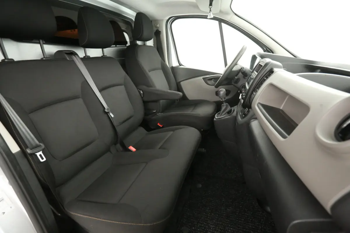 1.6 dCi T27 L1H1 | Airco | Cruise | 3 Zits | Trekhaak | Parkeersens. | Imperiaal