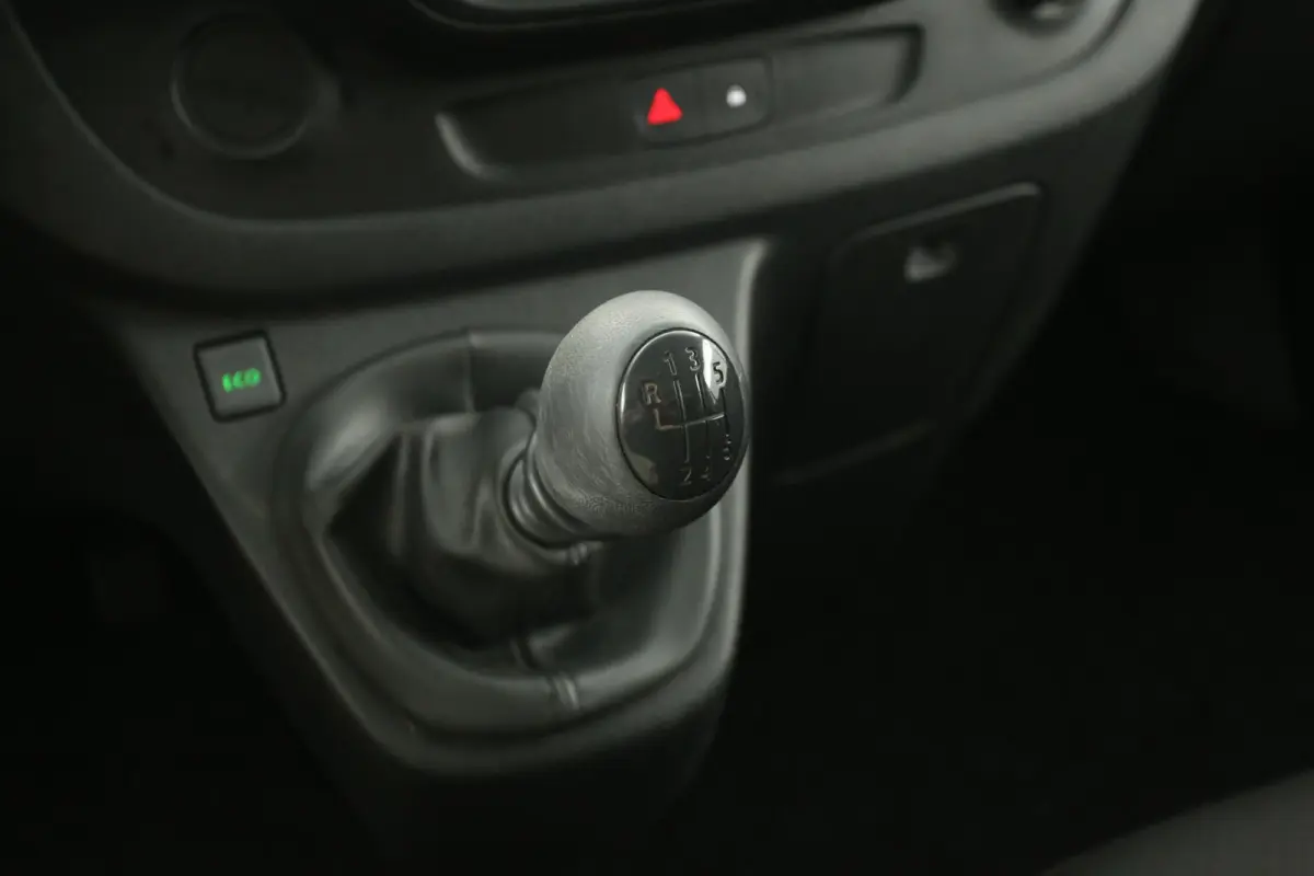 1.6 dCi T27 L1H1 | Airco | Cruise | 3 Zits | Trekhaak | Parkeersens. | Imperiaal