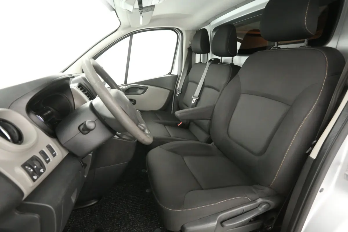 1.6 dCi T27 L1H1 | Airco | Cruise | 3 Zits | Trekhaak | Parkeersens. | Imperiaal
