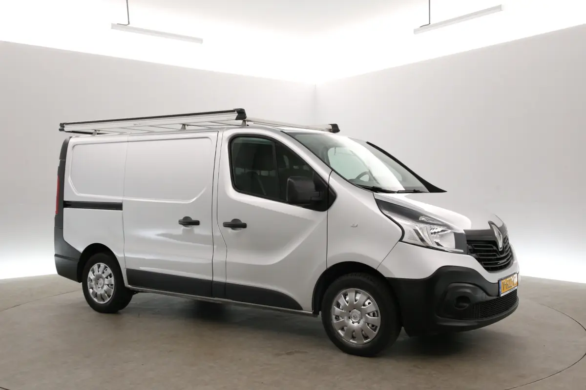 1.6 dCi T27 L1H1 | Airco | Cruise | 3 Zits | Trekhaak | Parkeersens. | Imperiaal
