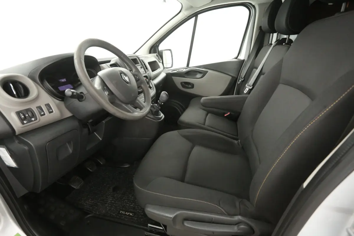 1.6 dCi T27 L1H1 | Airco | Cruise | 3 Zits | Trekhaak | Parkeersens. | Imperiaal