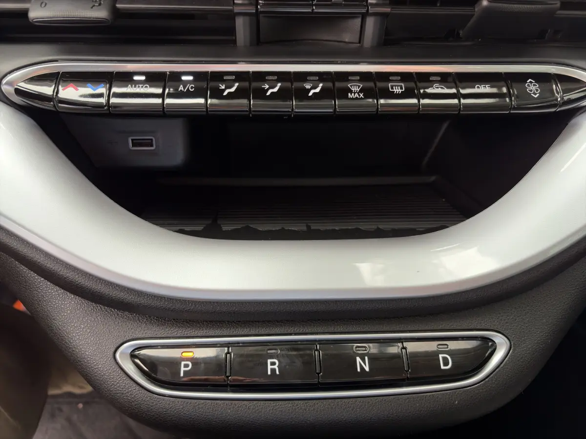 Icon 118pk 42 kWh | SOH 93% |  Navigatie | Climate control | Bluetooth | LM Velgen | Cruise control | Regensensor | Verkeersborddetectie |