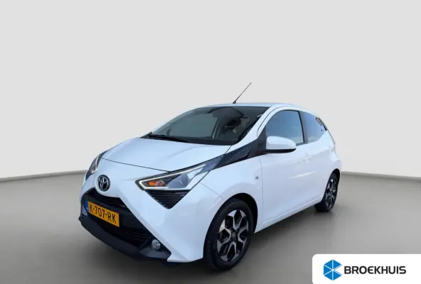 1.0 VVT-i 72pk x-joy | Camera | Carplay | Cruise Control | Climate Control | DAB | Lichtmetalen velgen | Privacyglass | Bluetooth |