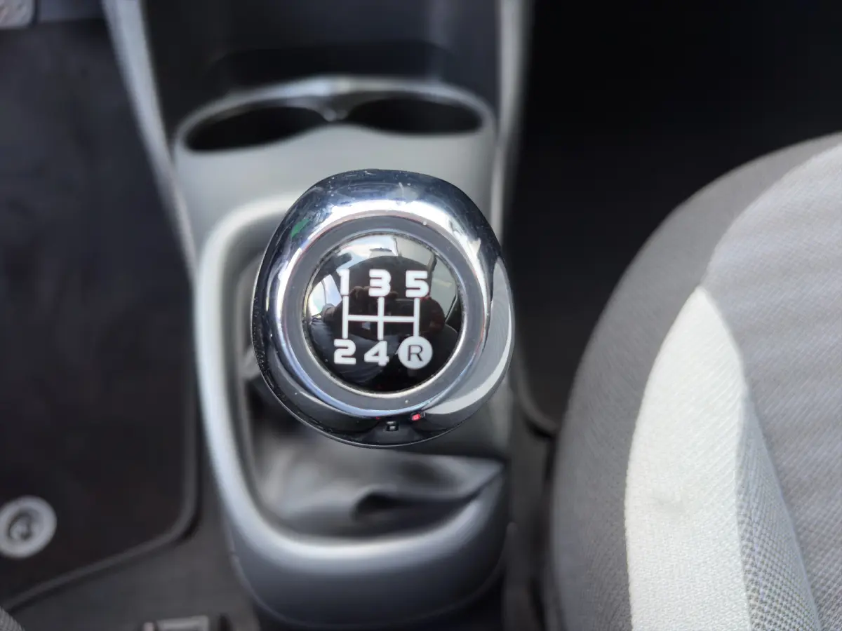 1.0 VVT-i 72pk x-joy | Camera | Carplay | Cruise Control | Climate Control | DAB | Lichtmetalen velgen | Privacyglass | Bluetooth |
