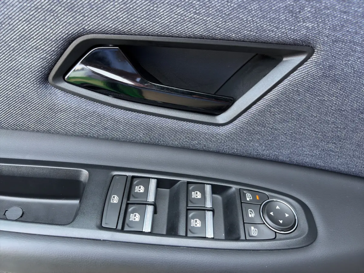 urban range techno 120pk 40 kWh | Camera | Adaptive Cruise Control | Climate Control | 18-inch velgen | Navigatie | Draadloze telefoonlader | Parkeersensoren | Keyless entry |