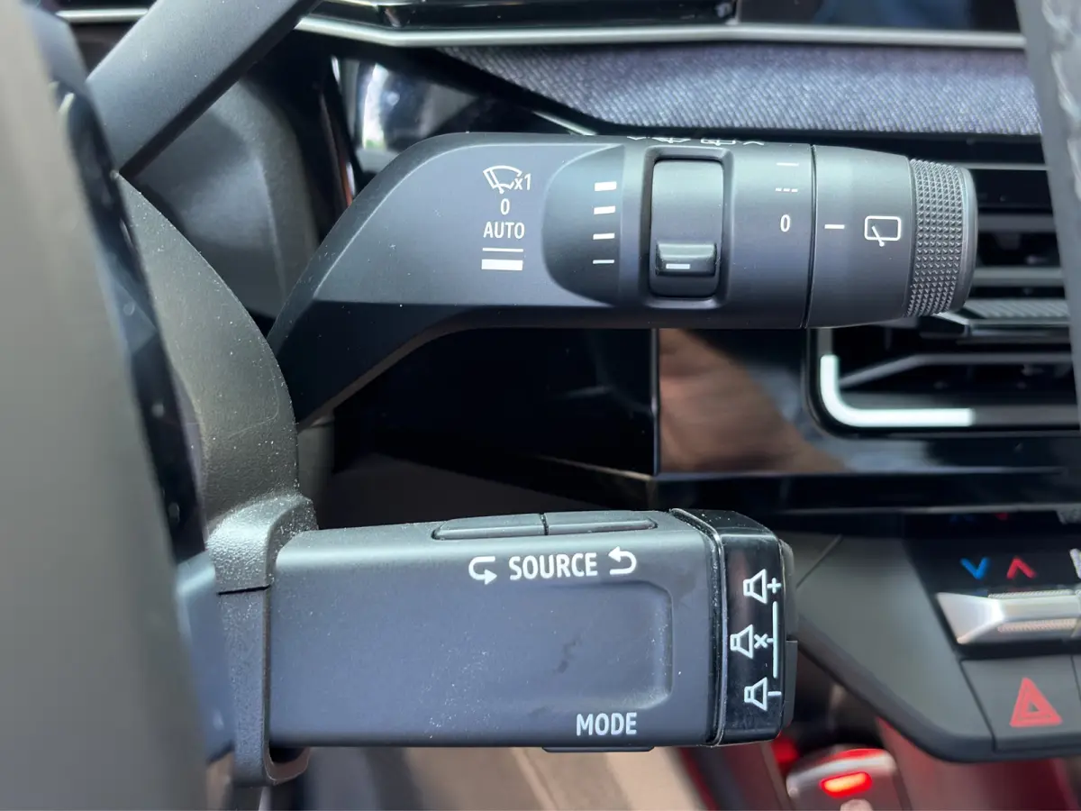 urban range techno 120pk 40 kWh | Camera | Adaptive Cruise Control | Climate Control | 18-inch velgen | Navigatie | Draadloze telefoonlader | Parkeersensoren | Keyless entry |