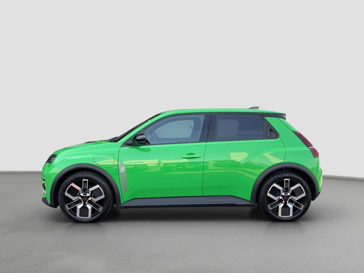 urban range techno 120pk 40 kWh | Camera | Adaptive Cruise Control | Climate Control | 18-inch velgen | Navigatie | Draadloze telefoonlader | Parkeersensoren | Keyless entry |