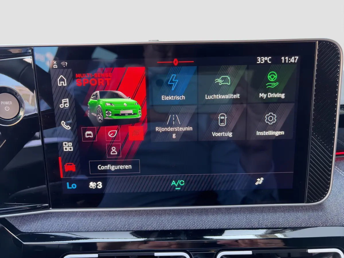 urban range techno 120pk 40 kWh | Camera | Adaptive Cruise Control | Climate Control | 18-inch velgen | Navigatie | Draadloze telefoonlader | Parkeersensoren | Keyless entry |