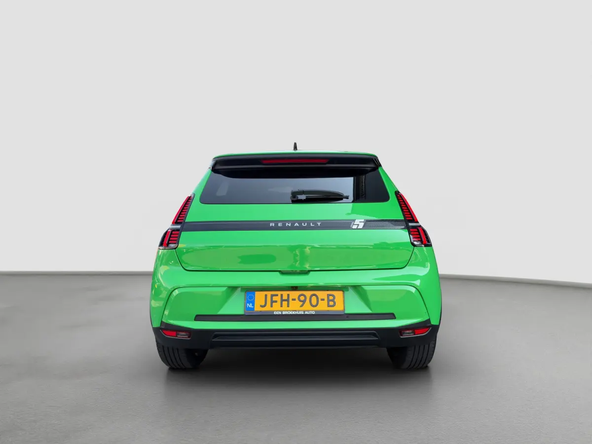 urban range techno 120pk 40 kWh | Camera | Adaptive Cruise Control | Climate Control | 18-inch velgen | Navigatie | Draadloze telefoonlader | Parkeersensoren | Keyless entry |