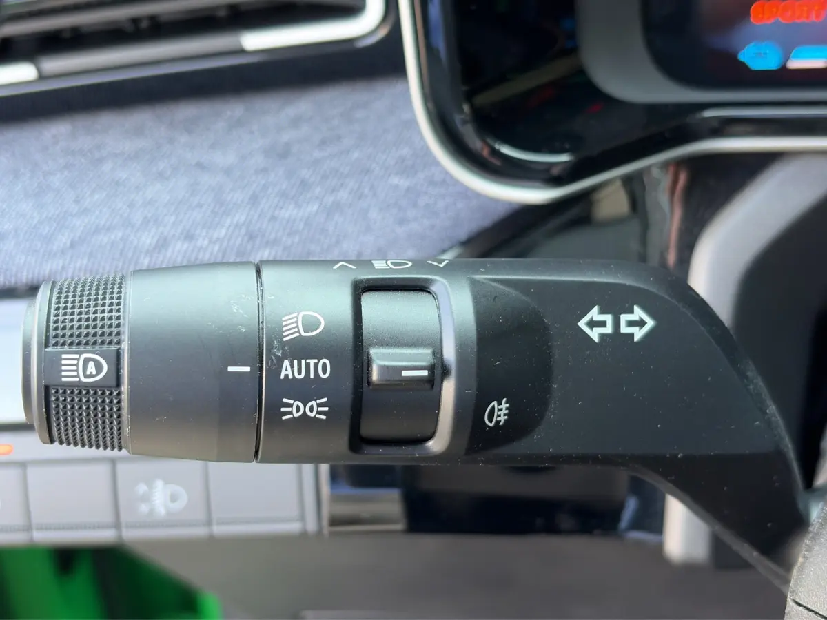 urban range techno 120pk 40 kWh | Camera | Adaptive Cruise Control | Climate Control | 18-inch velgen | Navigatie | Draadloze telefoonlader | Parkeersensoren | Keyless entry |