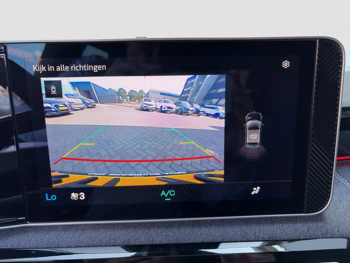 urban range techno 120pk 40 kWh | Camera | Adaptive Cruise Control | Climate Control | 18-inch velgen | Navigatie | Draadloze telefoonlader | Parkeersensoren | Keyless entry |