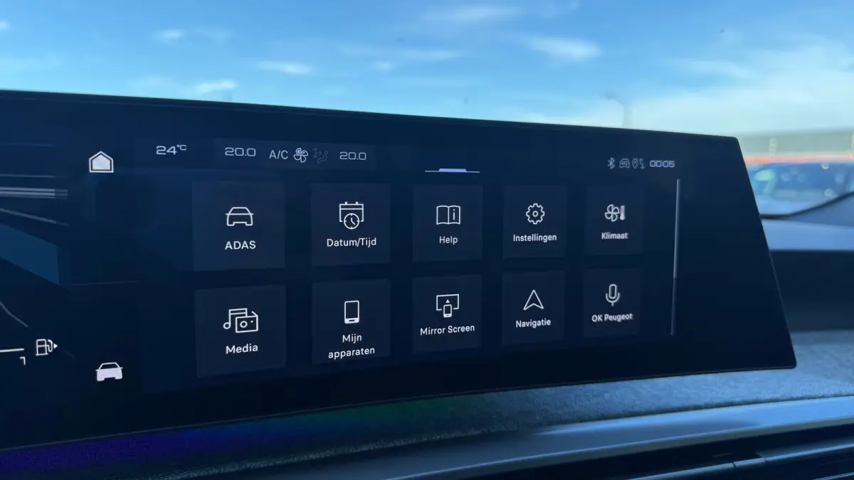 1.2 HYBRID 145PK ALLURE AUTOMAAT / NAVI / LEDER / CLIMA / FULL-LED / 19" LMV / KEYLESS / CAMERA / APPLE CARPLAY / CRUISECONTROL / ORG. NL. !!