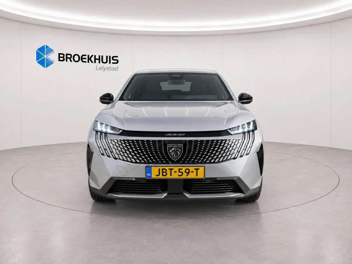 1.2 HYBRID 145PK ALLURE AUTOMAAT / NAVI / LEDER / CLIMA / FULL-LED / 19" LMV / KEYLESS / CAMERA / APPLE CARPLAY / CRUISECONTROL / ORG. NL. !!