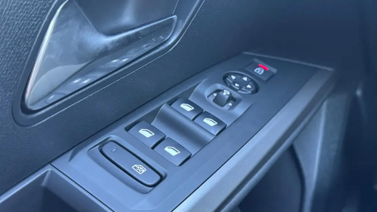1.2 HYBRID 145PK ALLURE AUTOMAAT / NAVI / LEDER / CLIMA / FULL-LED / 19" LMV / KEYLESS / CAMERA / APPLE CARPLAY / CRUISECONTROL / ORG. NL. !!