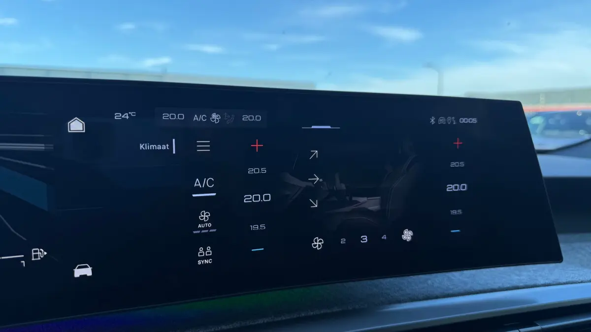 1.2 HYBRID 145PK ALLURE AUTOMAAT / NAVI / LEDER / CLIMA / FULL-LED / 19" LMV / KEYLESS / CAMERA / APPLE CARPLAY / CRUISECONTROL / ORG. NL. !!