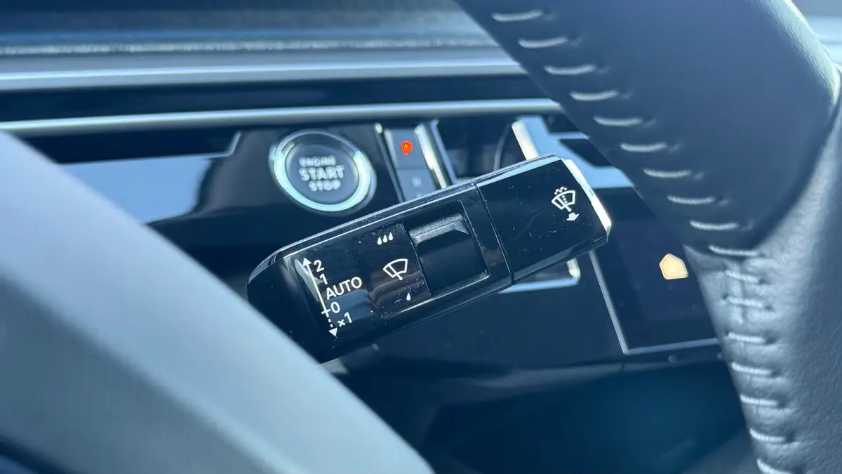 1.2 HYBRID 145PK ALLURE AUTOMAAT / NAVI / LEDER / CLIMA / FULL-LED / 19" LMV / KEYLESS / CAMERA / APPLE CARPLAY / CRUISECONTROL / ORG. NL. !!