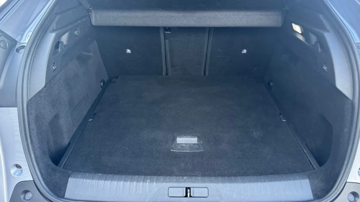 1.2 HYBRID 145PK ALLURE AUTOMAAT / NAVI / LEDER / CLIMA / FULL-LED / 19" LMV / KEYLESS / CAMERA / APPLE CARPLAY / CRUISECONTROL / ORG. NL. !!