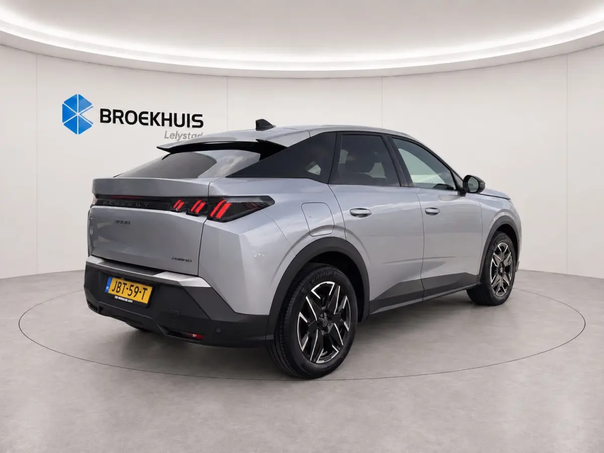 1.2 HYBRID 145PK ALLURE AUTOMAAT / NAVI / LEDER / CLIMA / FULL-LED / 19" LMV / KEYLESS / CAMERA / APPLE CARPLAY / CRUISECONTROL / ORG. NL. !!