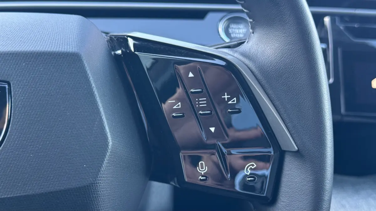 1.2 HYBRID 145PK ALLURE AUTOMAAT / NAVI / LEDER / CLIMA / FULL-LED / 19" LMV / KEYLESS / CAMERA / APPLE CARPLAY / CRUISECONTROL / ORG. NL. !!