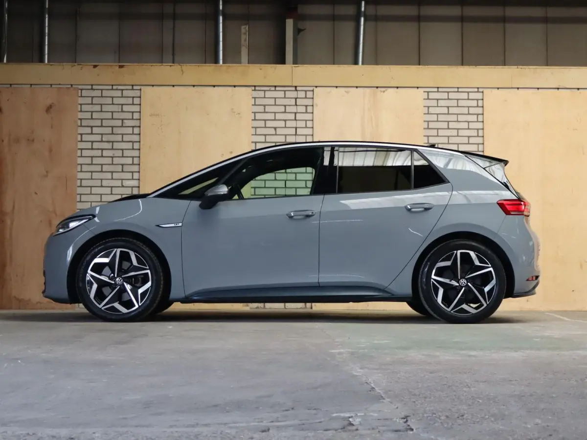 204pk First Plus 58 kWh | SoH 94% | Voorstoelen Verwarmd | Apple Carplay/Android Auto | Adaptive Cruise
