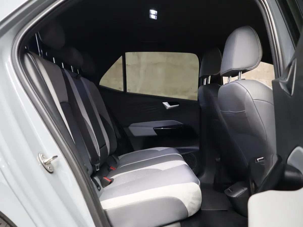 204pk First Plus 58 kWh | SoH 94% | Voorstoelen Verwarmd | Apple Carplay/Android Auto | Adaptive Cruise