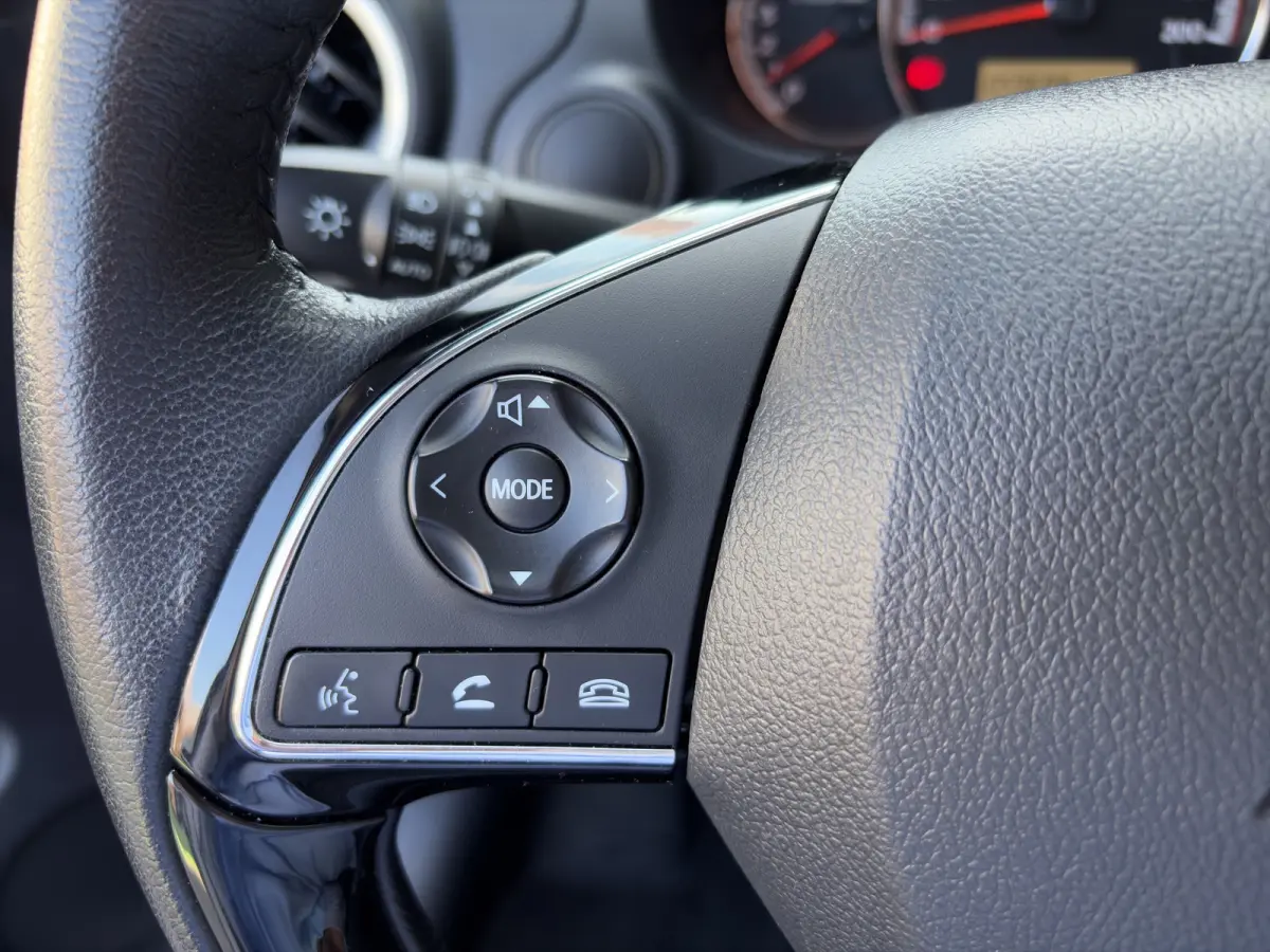 1.2 70pk Dynamic | Camera | Cruise control | Climate Control | Lichtmetalen velgen | Carplay | Achterspoiler | Bluetooth | Licht/regensensor