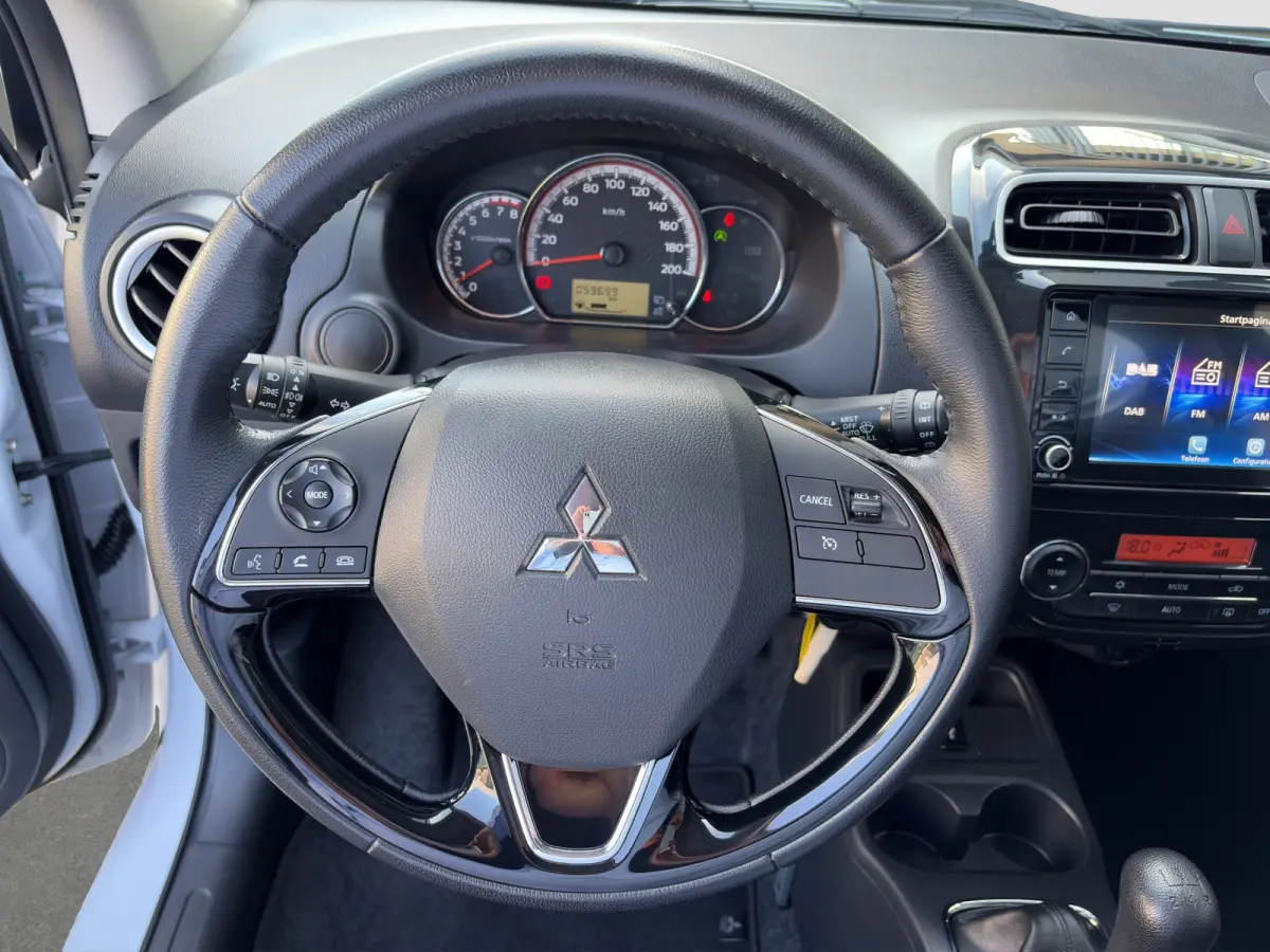 1.2 70pk Dynamic | Camera | Cruise control | Climate Control | Lichtmetalen velgen | Carplay | Achterspoiler | Bluetooth | Licht/regensensor