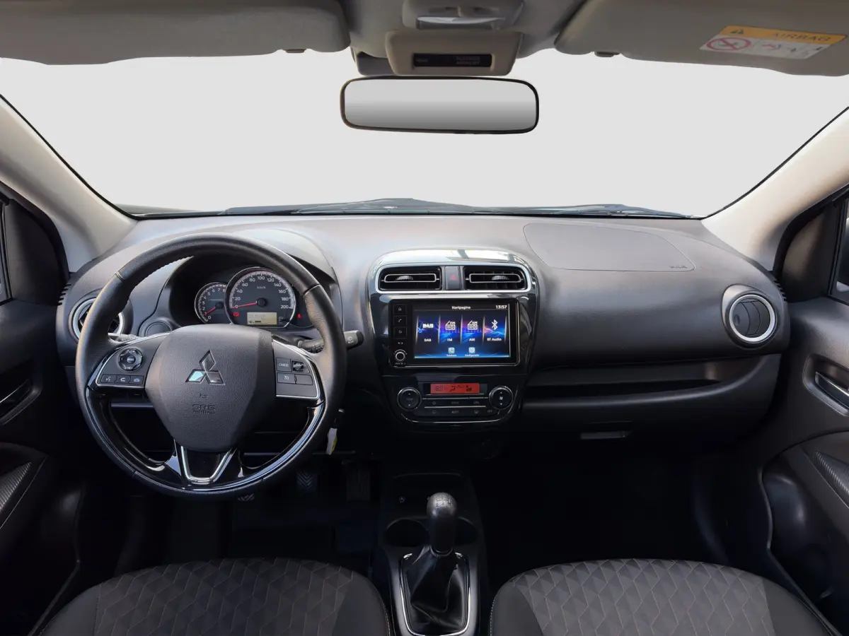 1.2 70pk Dynamic | Camera | Cruise control | Climate Control | Lichtmetalen velgen | Carplay | Achterspoiler | Bluetooth | Licht/regensensor