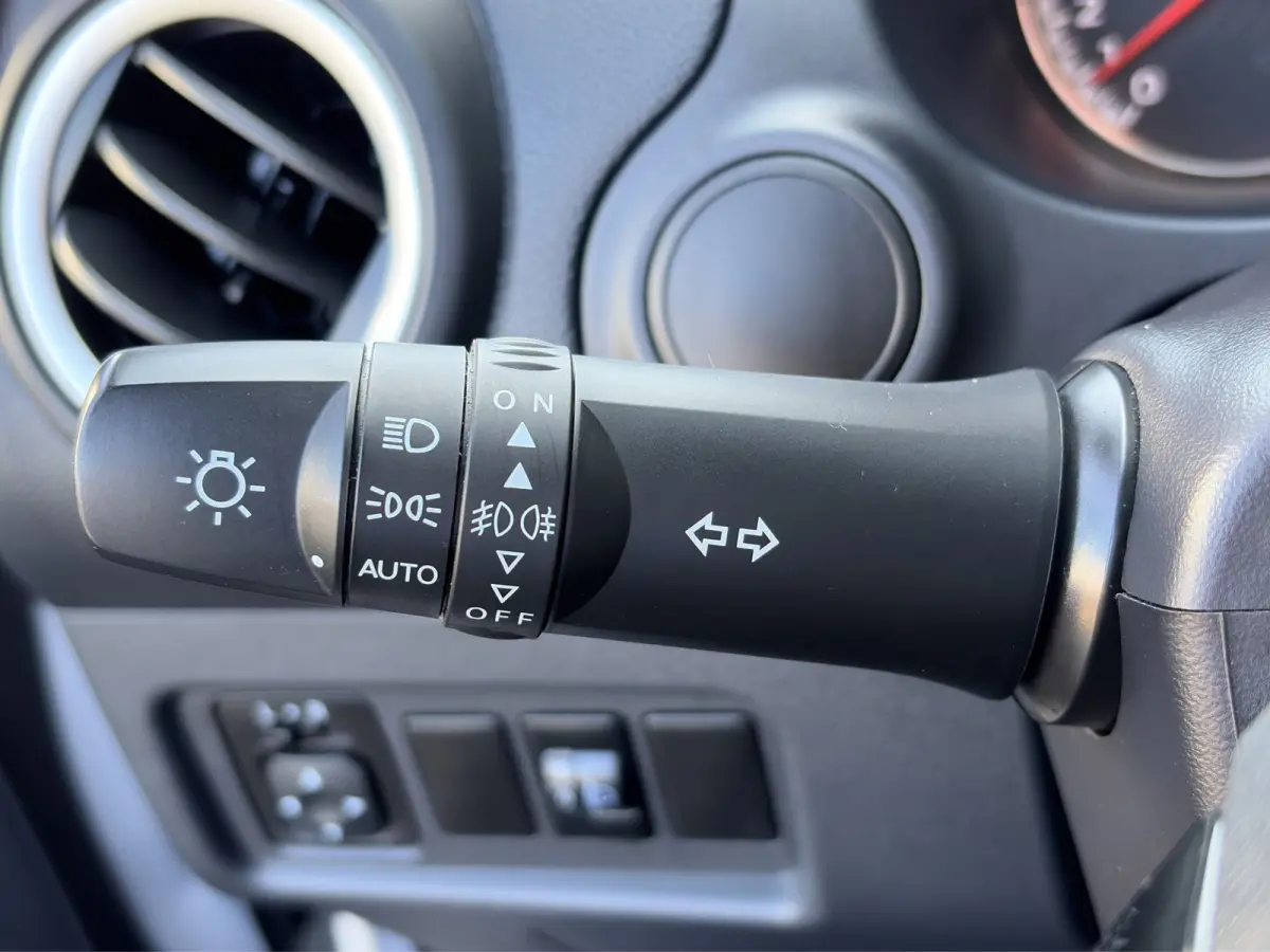 1.2 70pk Dynamic | Camera | Cruise control | Climate Control | Lichtmetalen velgen | Carplay | Achterspoiler | Bluetooth | Licht/regensensor