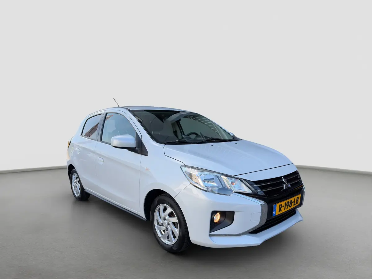 1.2 70pk Dynamic | Camera | Cruise control | Climate Control | Lichtmetalen velgen | Carplay | Achterspoiler | Bluetooth | Licht/regensensor