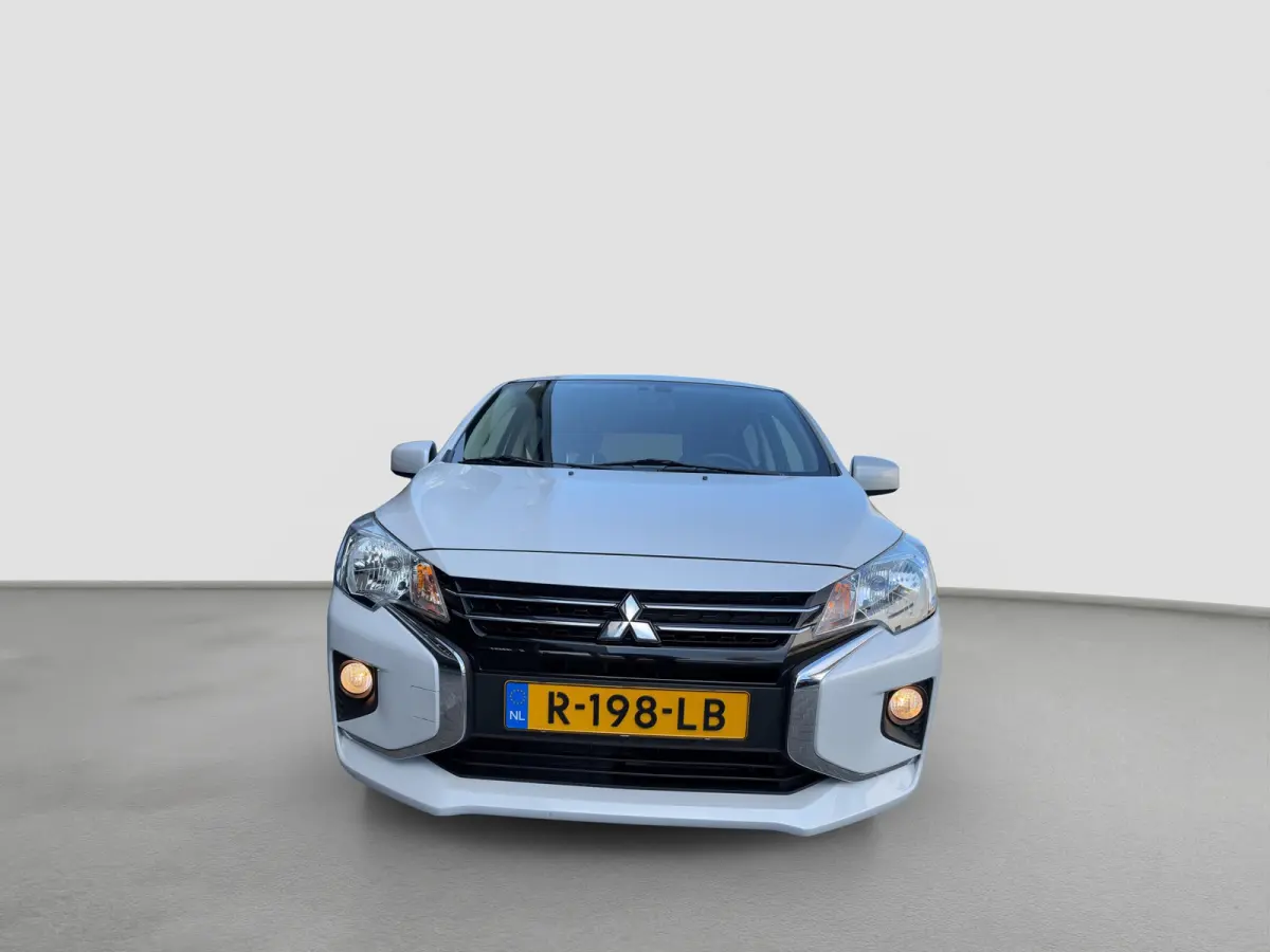 1.2 70pk Dynamic | Camera | Cruise control | Climate Control | Lichtmetalen velgen | Carplay | Achterspoiler | Bluetooth | Licht/regensensor