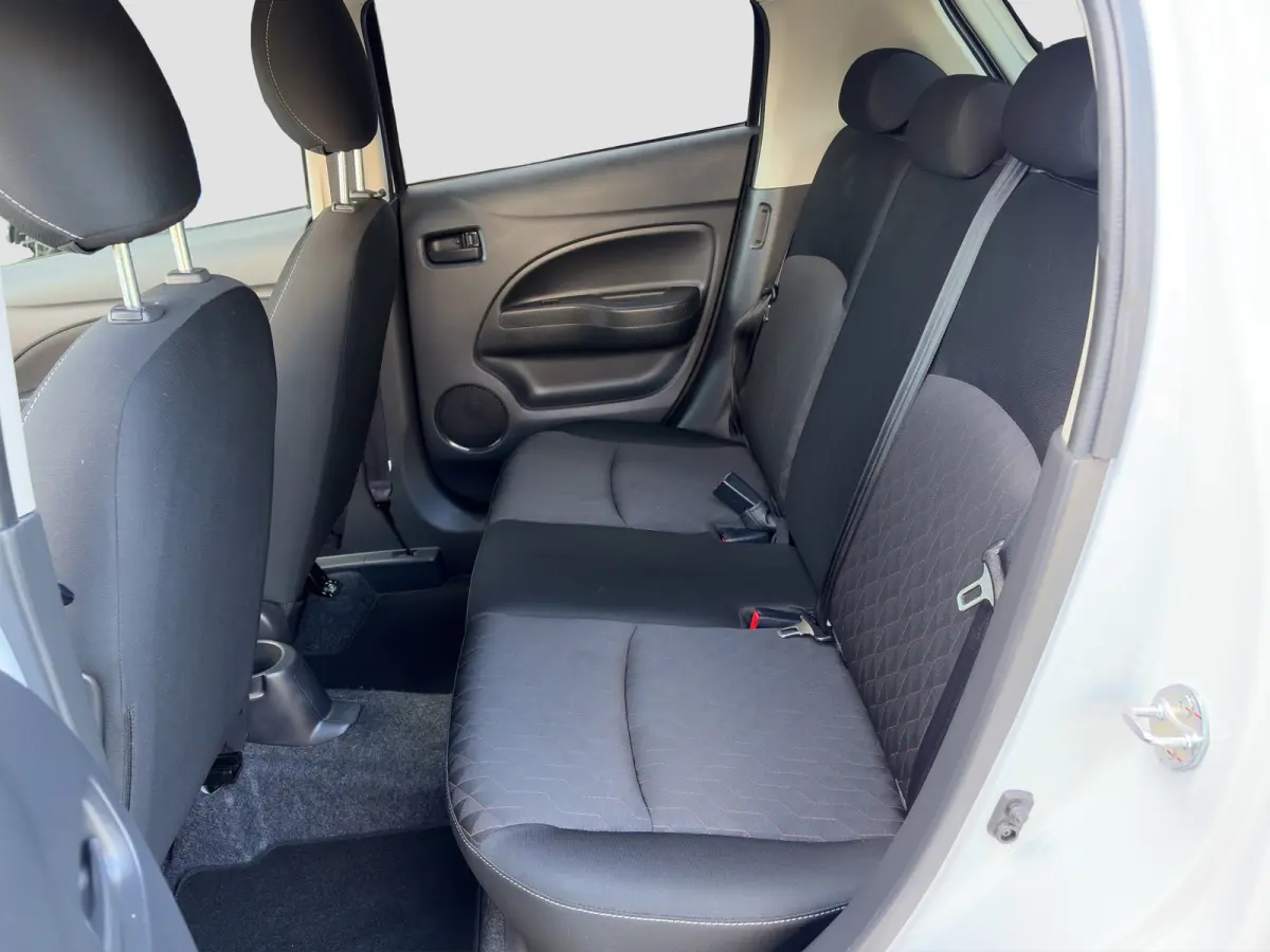 1.2 70pk Dynamic | Camera | Cruise control | Climate Control | Lichtmetalen velgen | Carplay | Achterspoiler | Bluetooth | Licht/regensensor