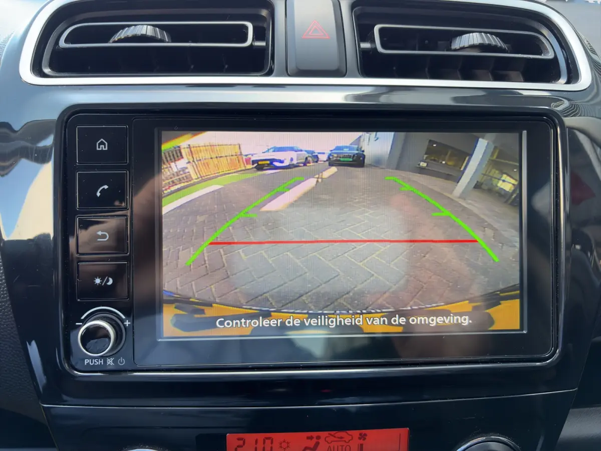 1.2 70pk Dynamic | Camera | Cruise control | Climate Control | Lichtmetalen velgen | Carplay | Achterspoiler | Bluetooth | Licht/regensensor