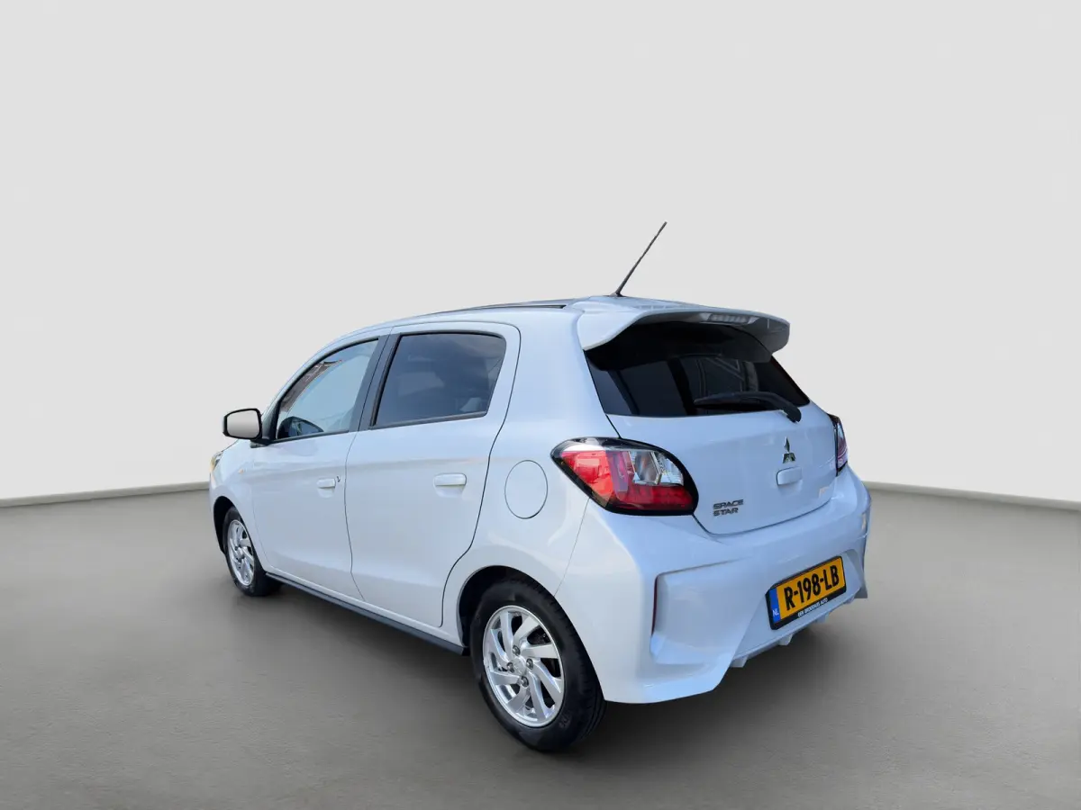 1.2 70pk Dynamic | Camera | Cruise control | Climate Control | Lichtmetalen velgen | Carplay | Achterspoiler | Bluetooth | Licht/regensensor