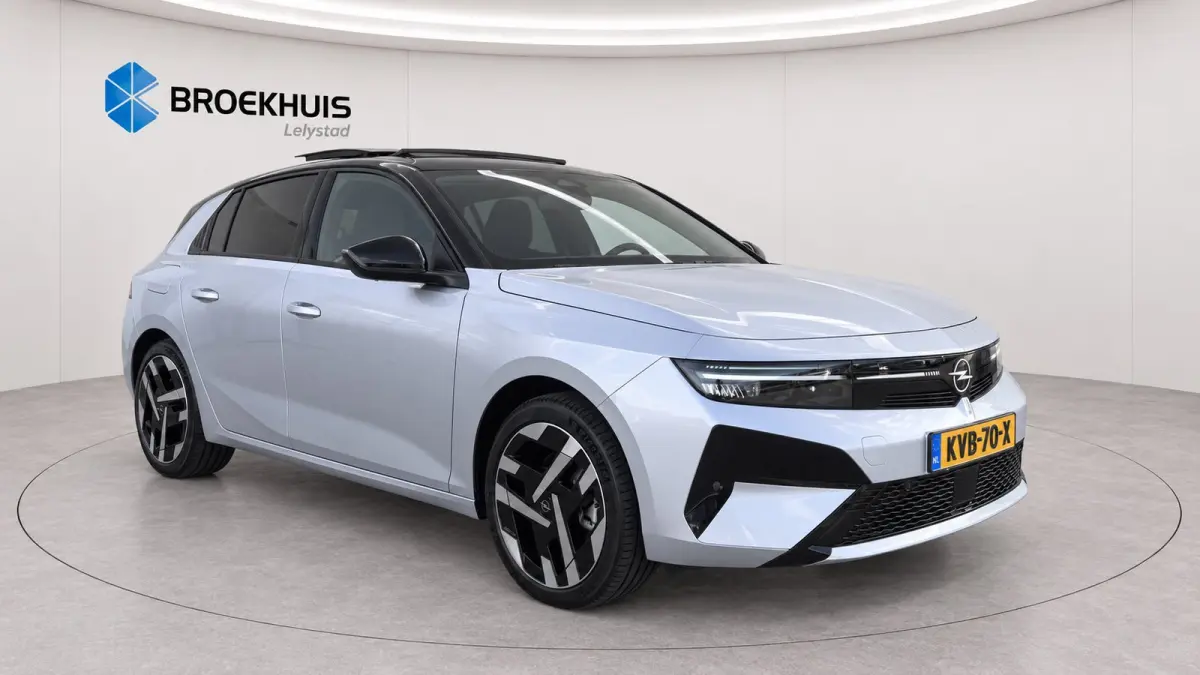 Astra-e Ultimate - | Achteruitrijcamera 180° | Adaptive Cruise control | Apple CarPlay en Android Auto ondersteuning