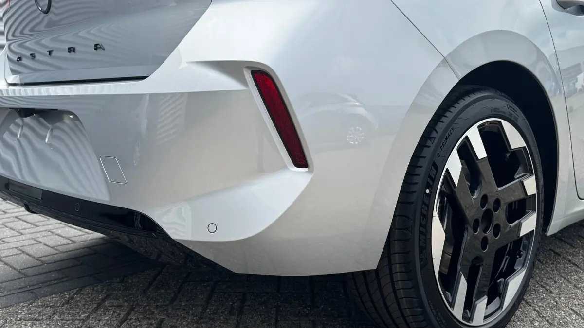 Astra-e Ultimate - | Achteruitrijcamera 180° | Adaptive Cruise control | Apple CarPlay en Android Auto ondersteuning