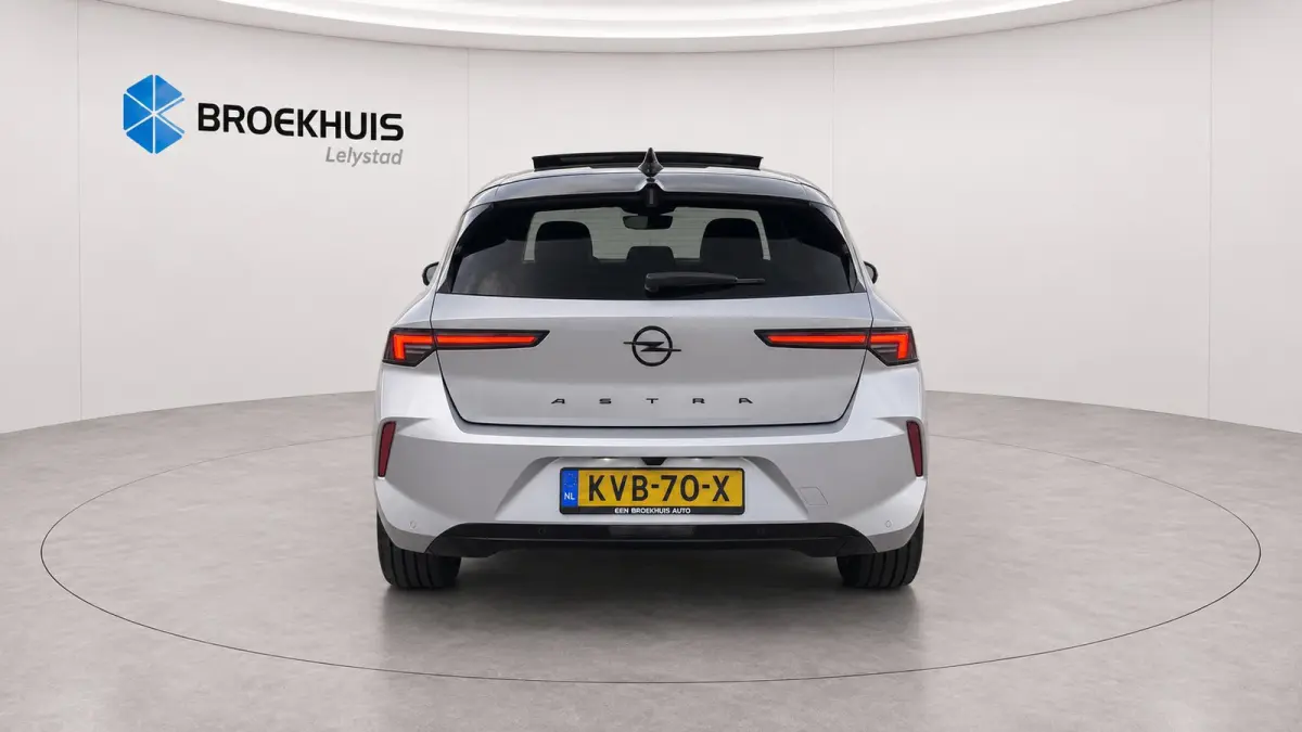 Astra-e Ultimate - | Achteruitrijcamera 180° | Adaptive Cruise control | Apple CarPlay en Android Auto ondersteuning