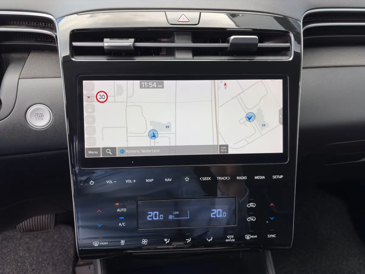 1.6 T-GDI 180pk Automaat MHEV 4WD Premium | Carplay | Camera | Adaptive Cruise | Leder | 19-inch velgen | Handsfree achterklep | Stoelverwaming/ventilatie | Trekhaak | Premium Audio | DAB | 