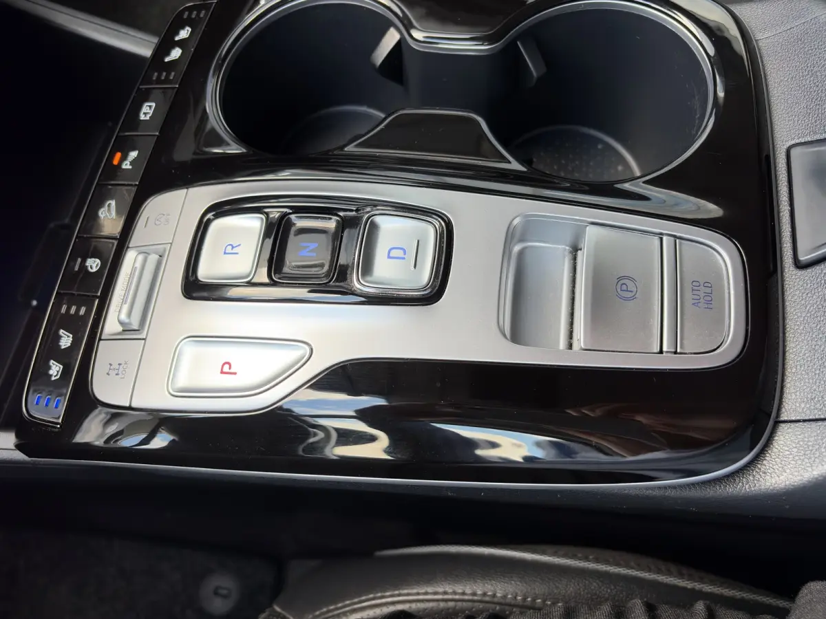 1.6 T-GDI 180pk Automaat MHEV 4WD Premium | Carplay | Camera | Adaptive Cruise | Leder | 19-inch velgen | Handsfree achterklep | Stoelverwaming/ventilatie | Trekhaak | Premium Audio | DAB | 