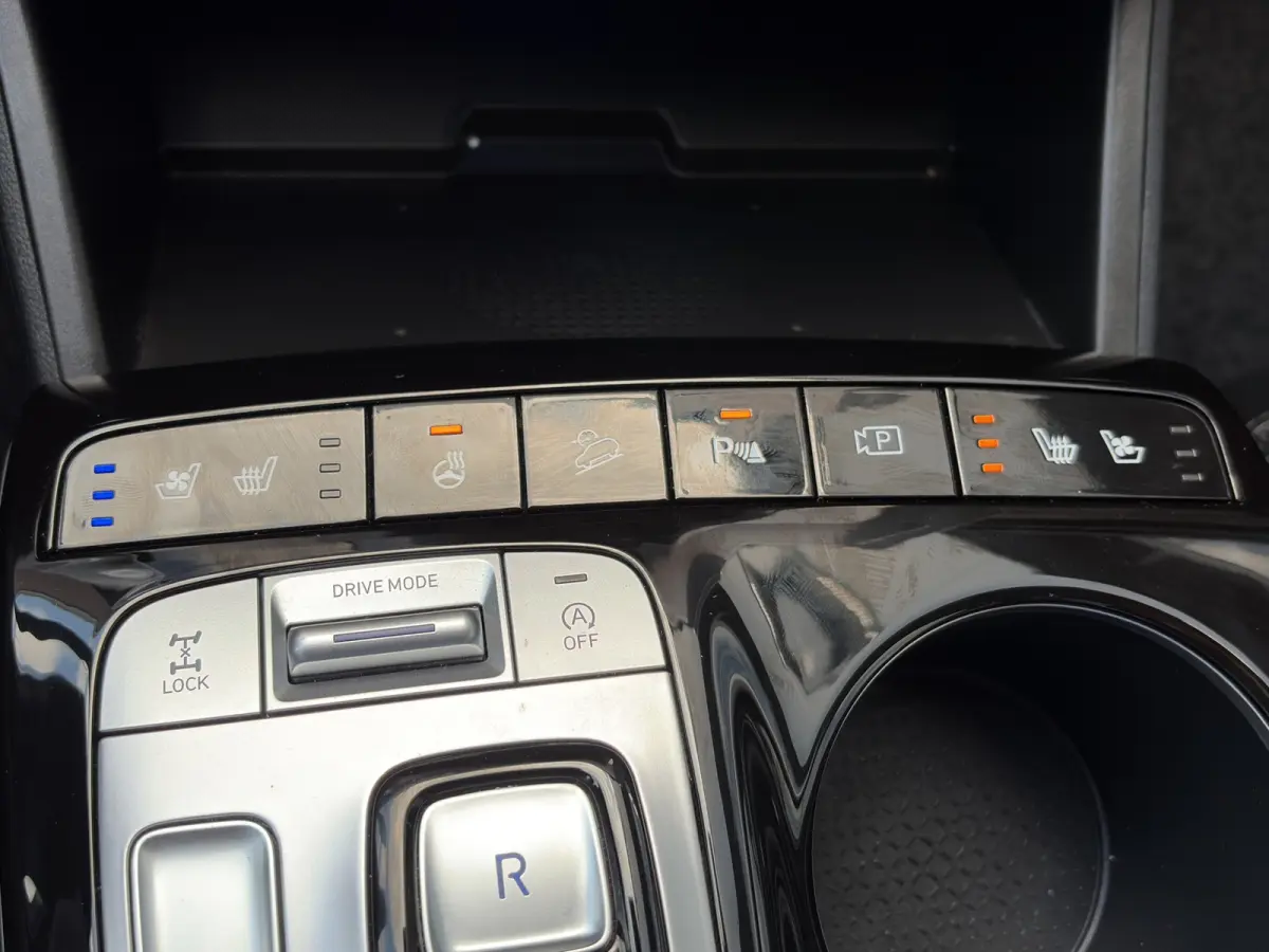 1.6 T-GDI 180pk Automaat MHEV 4WD Premium | Carplay | Camera | Adaptive Cruise | Leder | 19-inch velgen | Handsfree achterklep | Stoelverwaming/ventilatie | Trekhaak | Premium Audio | DAB | 